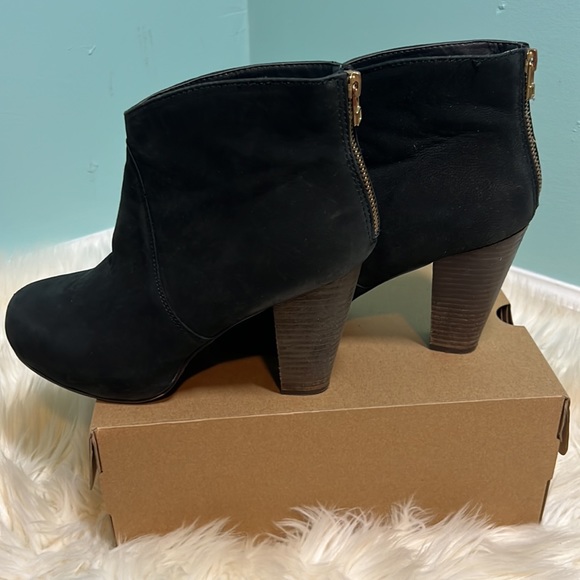 Steve Madden Naples Black Bootie Size 10 - Picture 3 of 4